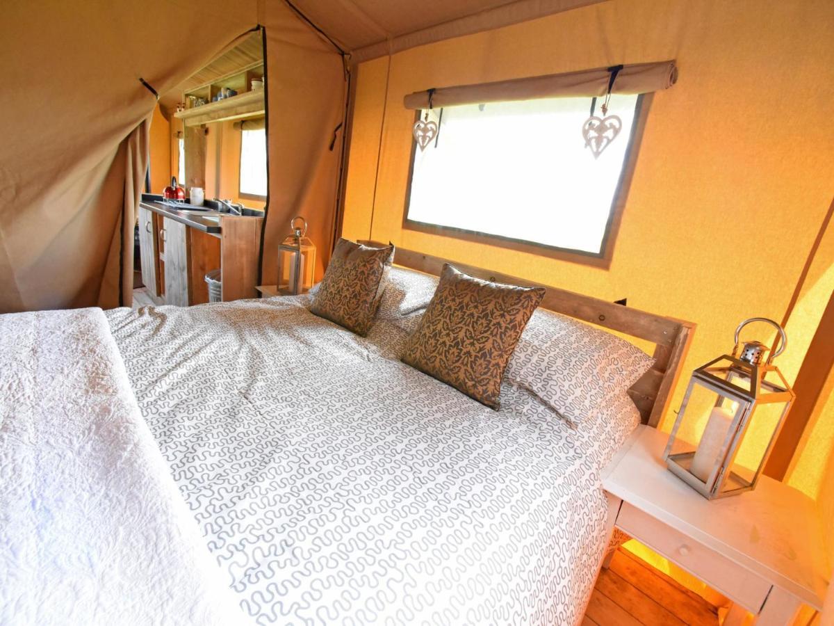 Carr'S Hill Luxury Safari Tents Denny Exterior photo
